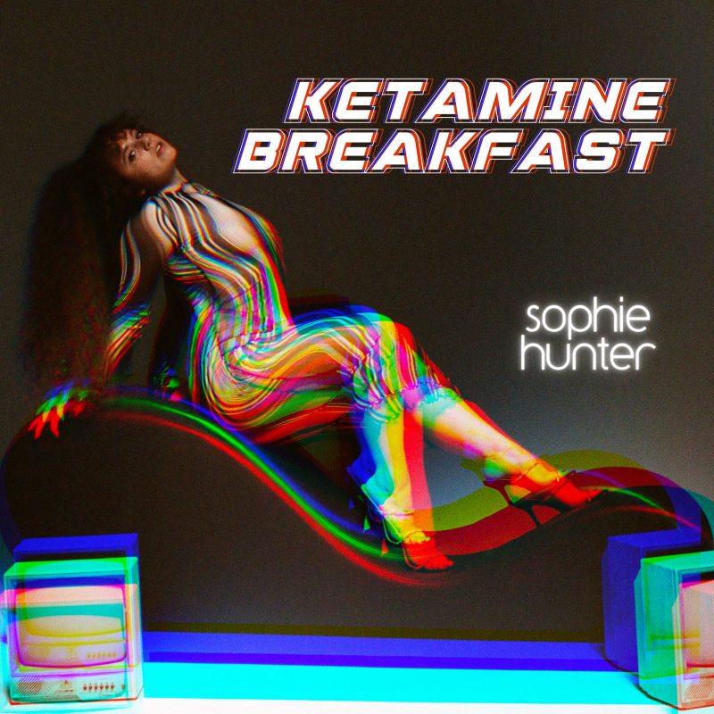 Sophie Hunter attaque fort le matin avec son « Ketamine Breackfast »