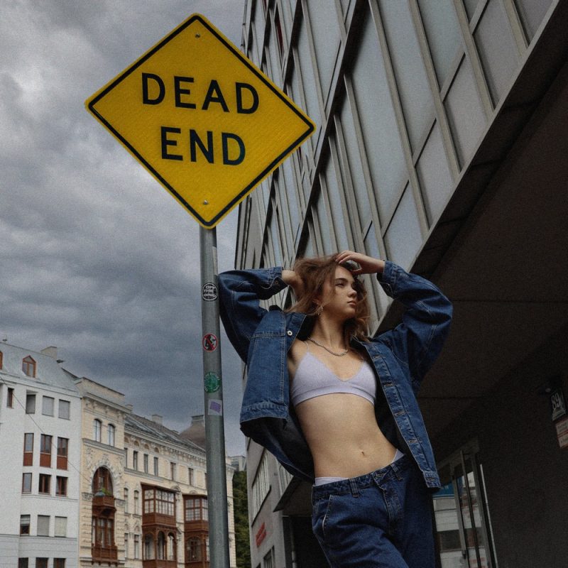 « Dead End » Un single atmosphérique de Sinikka Monte