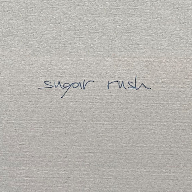 lowe est de retour avec « Sugar Rush » sa nouvelle chanson