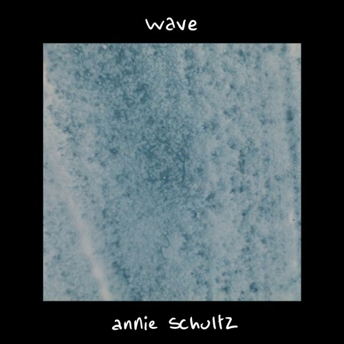 Annie Schultz : L’Enchanteur de « Wave » dans la Scène Musicale d’Olympia