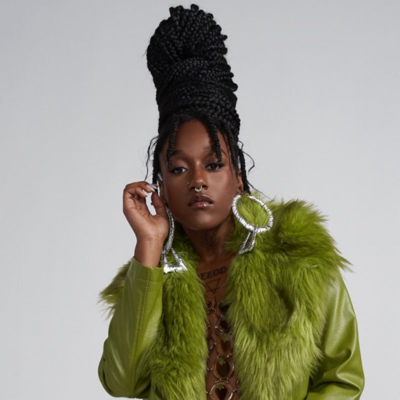 « MIRROR » : La nouvelle et magnifique création de la talentueuse chanteuse de R&B, Aryeè The Gem