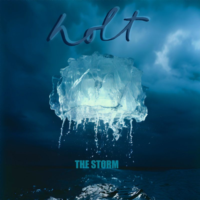 Découvrez le nouvel opus électro-pop de l’artiste britannique HOLT, « The Storm », une exploration captivante des thèmes du chaos et de la catharsis