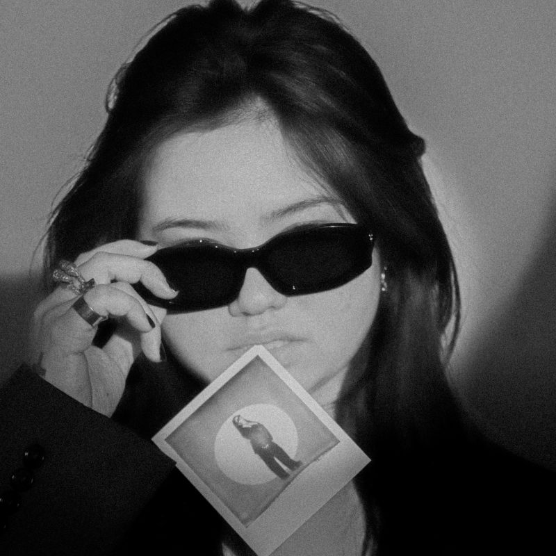 Gabriella Zauna Dévoile « Traffic » : Une Expérience Musicale Audacieuse et Envoûtante