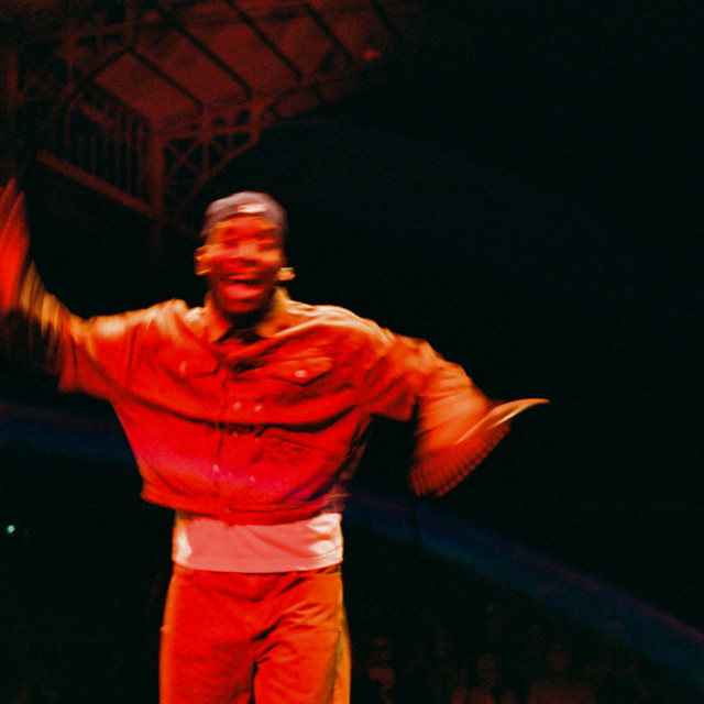 Samm Henshaw et KIRBY, un duo harmonieux dans leur nouveau single “Fade”