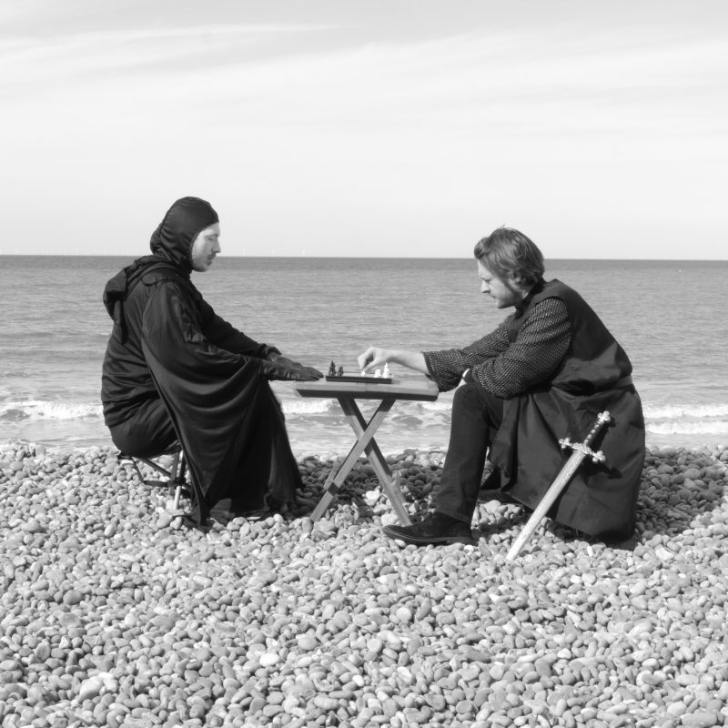 Jonny Herman et son hymne à la nostalgie : “Old Romantics”