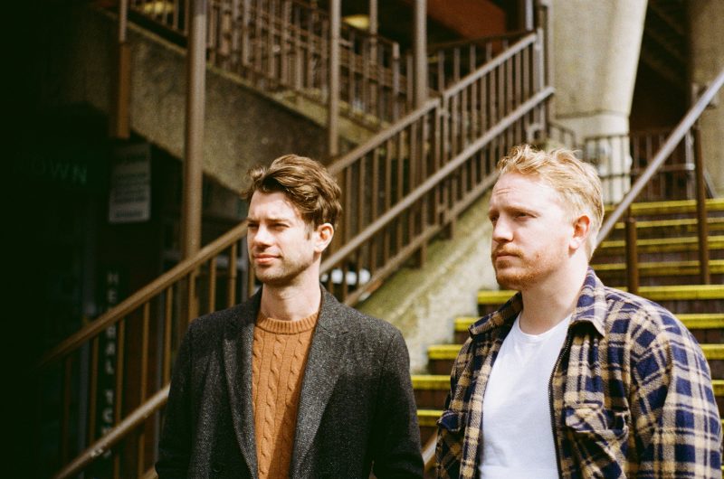 « Vertical » d’Arliston : Une Exploration Émotionnelle et Sonore