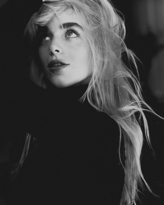 Alex_-_In_the_Dark_4