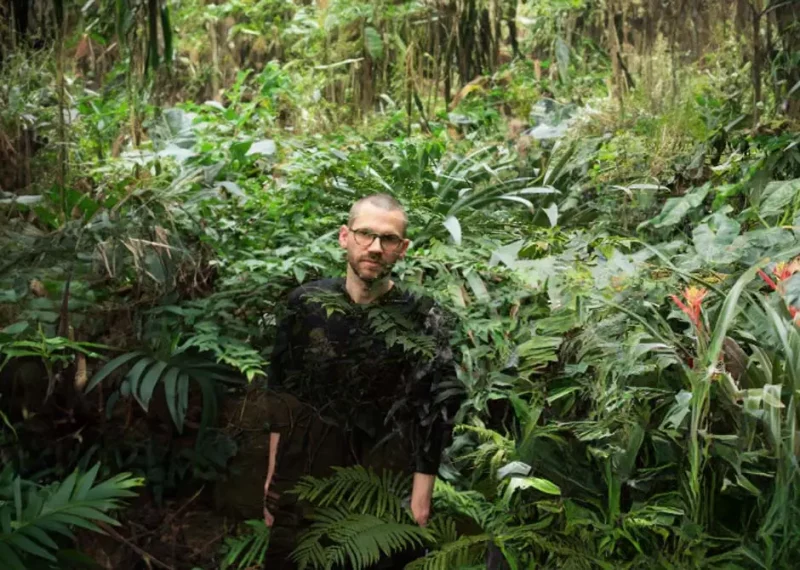 Johannes Brecht dévoile « Disparaître » : Une immersion dans un univers sonore captivant