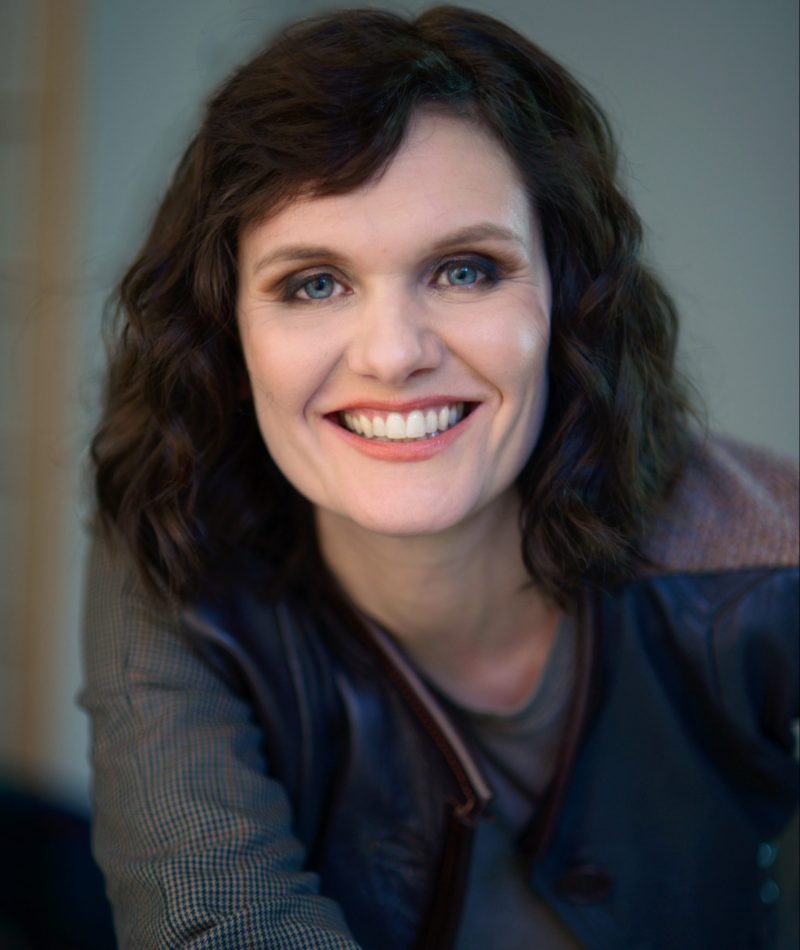 Louise Burke dévoile « Benevolent not Malevolent » : Une Ballade Émotive sur l’Amour Perdu en Temps de Confinement