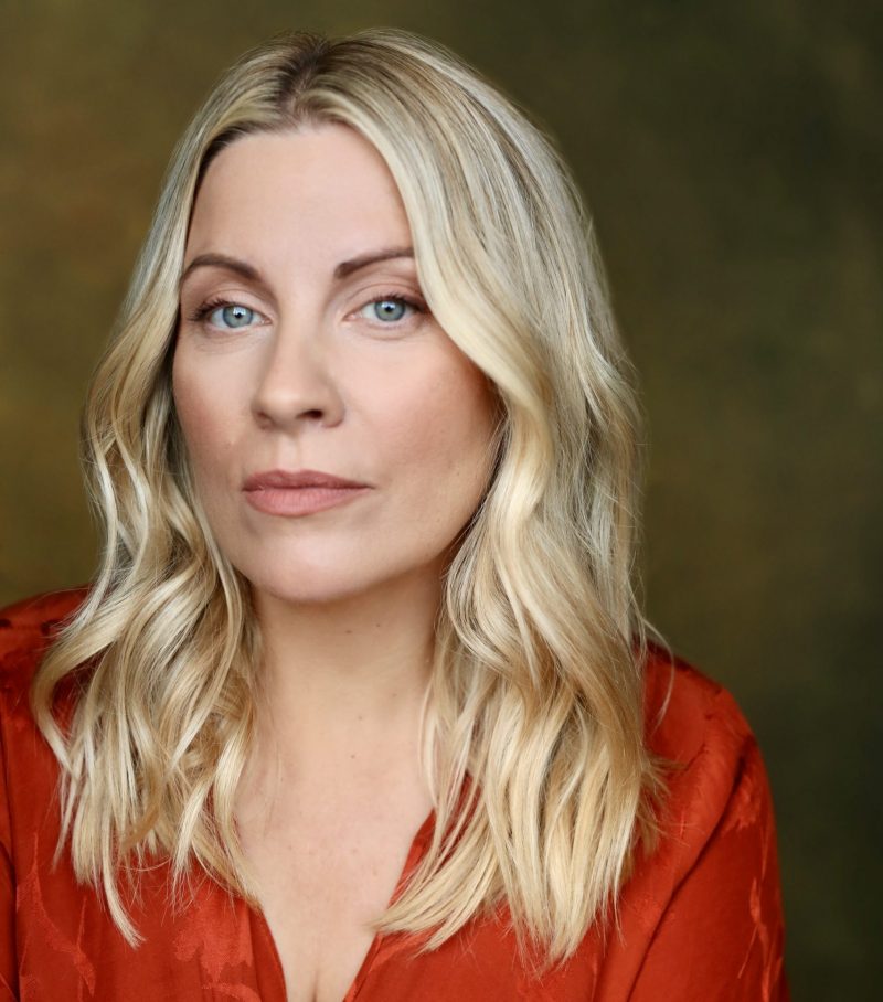 Louise Dearman Réinvente « Ordinary World » : Une Éblouissante Traversée des Décennies