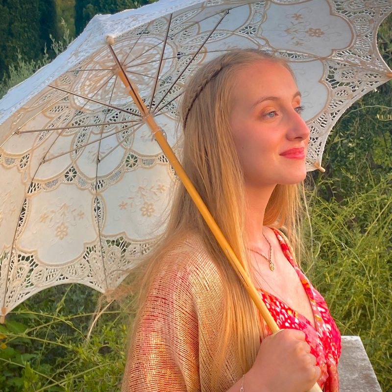 Melina Hazewood envoûte avec « Simple Desire »