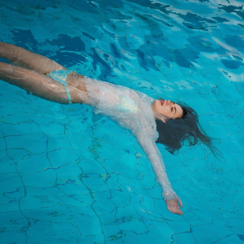 RebMoe révèle son nouveau single &lsquo;Cool&rsquo; : Une mélodie enjouée avec une touche de mélancolie