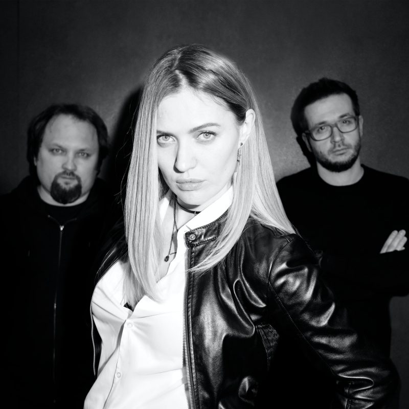Under Delusion : ‘Music Is My Drug’ – Une immersion envoûtante dans la passion musicale