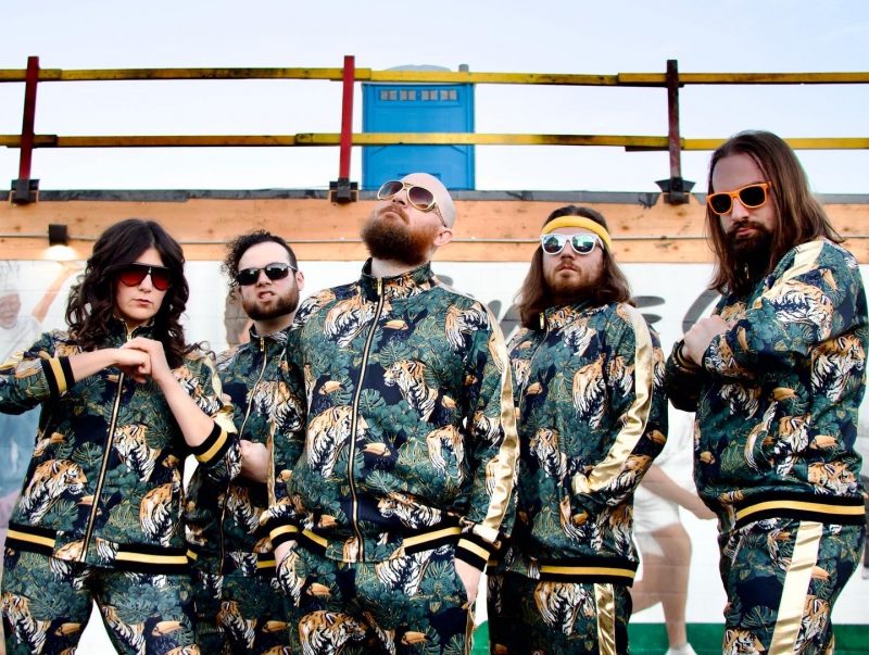 Crones dévoile un univers envoûtant avec Human Error