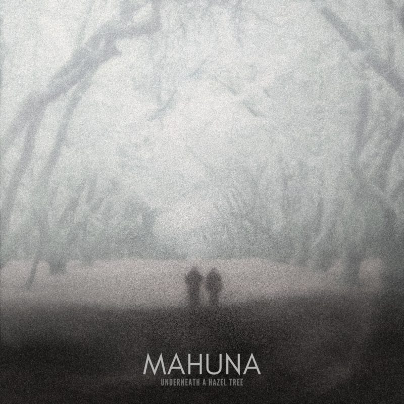 MAHUNA dévoile « Underneath a Hazel Tree » : une ballade empreinte de nostalgie et de beauté