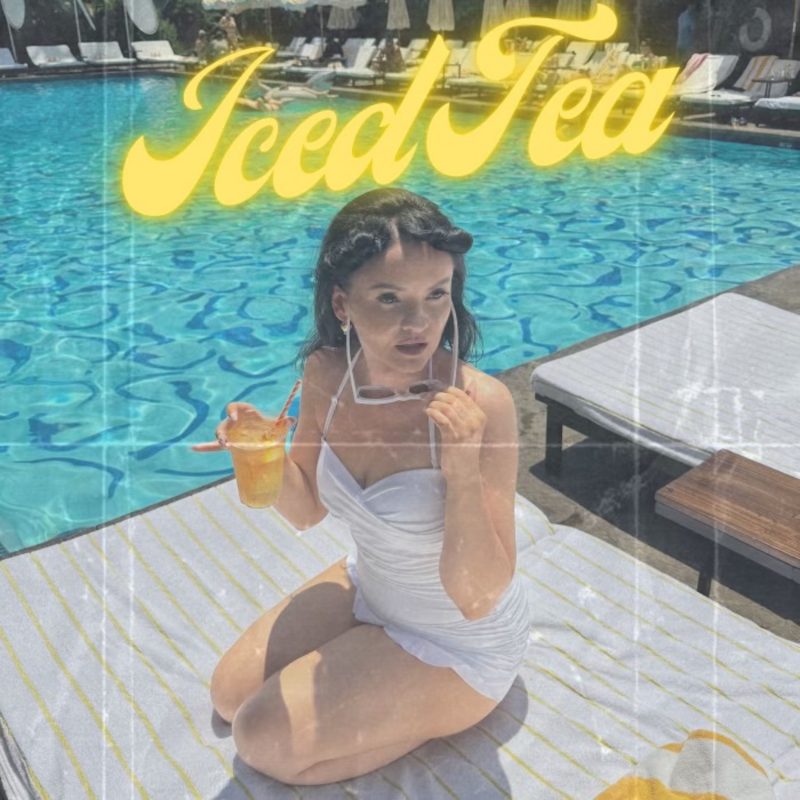 Natalie Clark s’évade sous le soleil avec ‘Iced Tea’