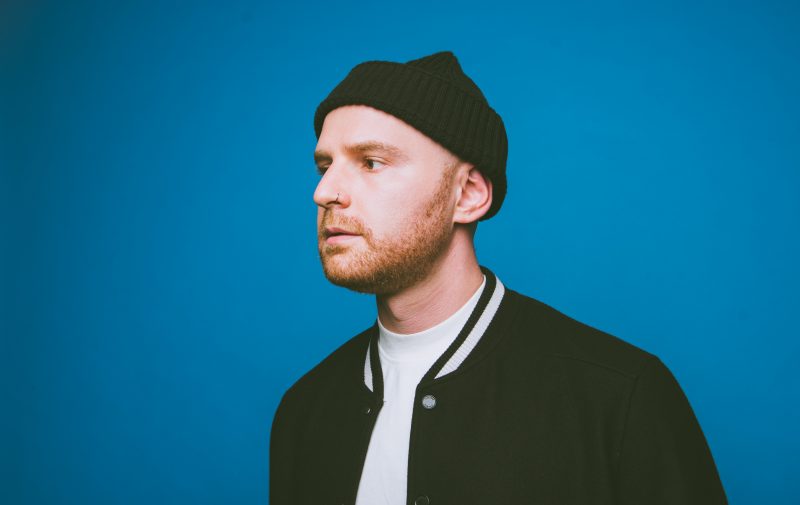 Nick Marks dévoile son amour pour Paris avec « Champs-Élysées »