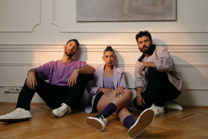 RGB illumine la scène avec ‘Meeting at Dawn’ : Un single dansant et irrésistible