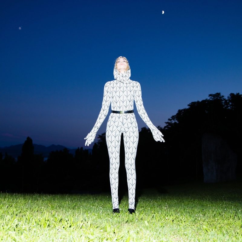Saint Stacy dévoile « Feel Like Myself » : un hymne pop puissant et introspectif