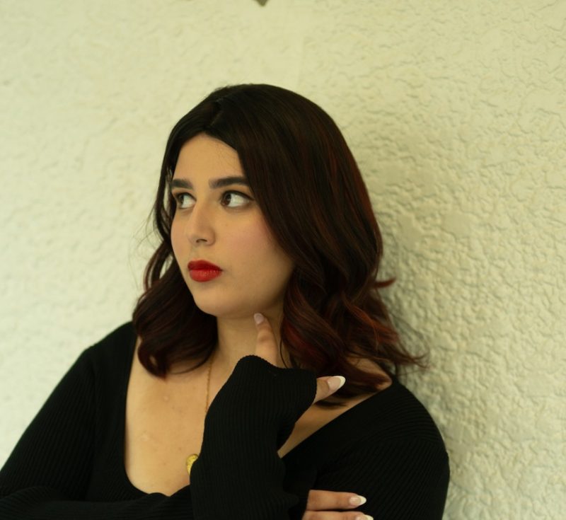 Yafania dévoile The Right Guy : Une plongée dans le rêve romantique pop