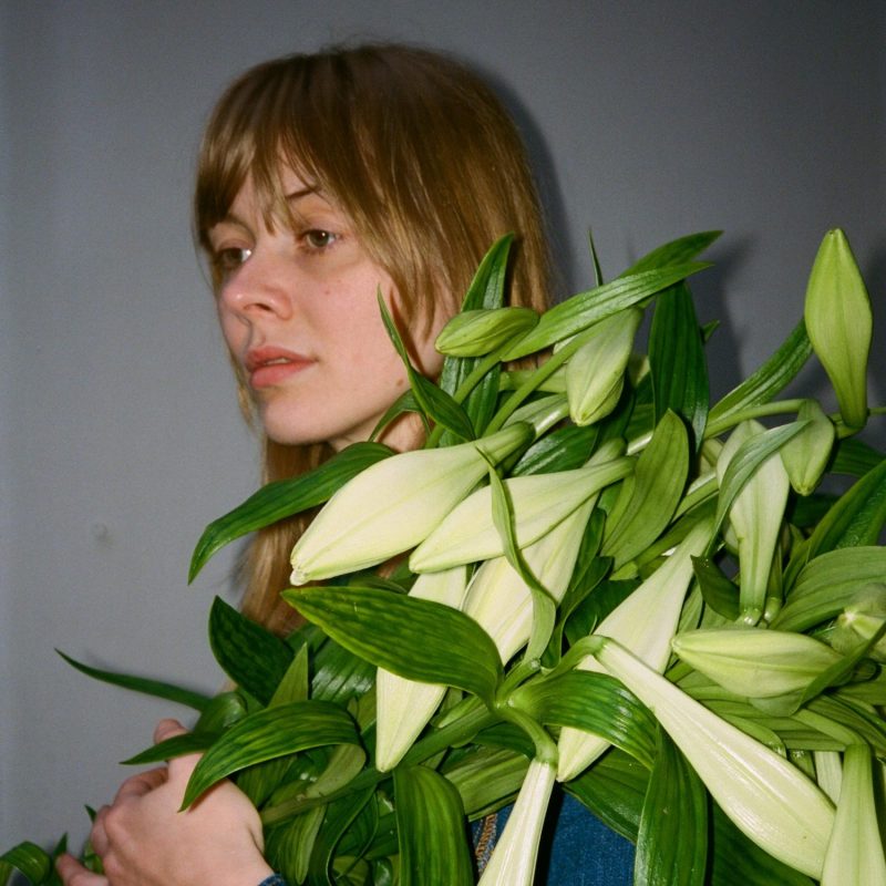 « My Lilies » de Mazey Haze : une ballade introspective au cœur d’un groove rétro