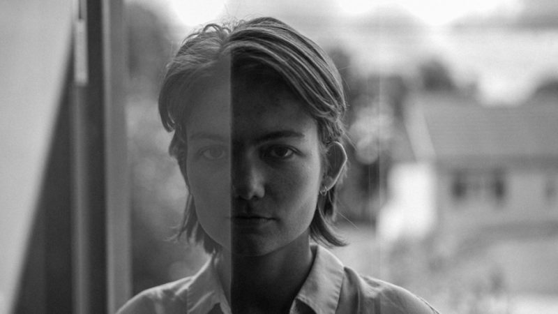 Melissa Weikart – La quête de soi à travers « Easy »
