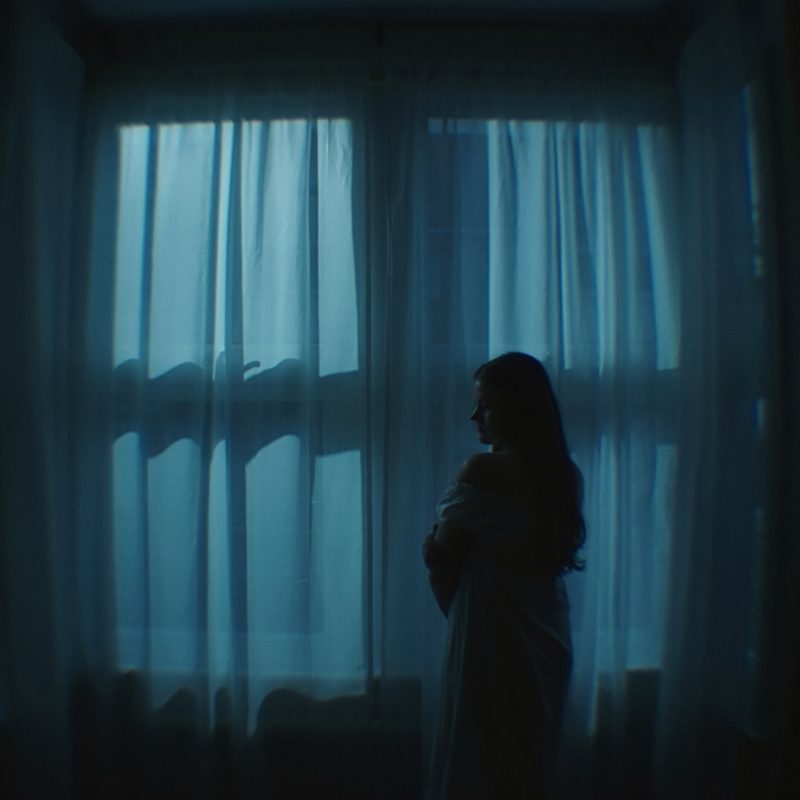 « When It All Goes Quiet » d’OLI : Une odyssée sonore vers la paix intérieure