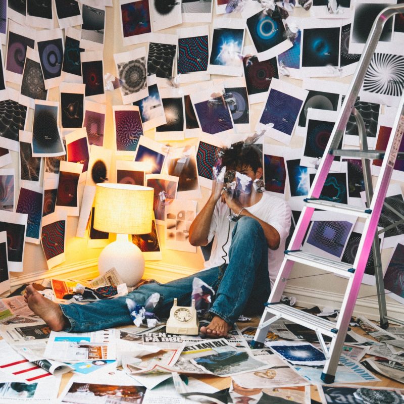 ST. NIKLAS charme avec « phone calls from home » : Entre nostalgie et modernité
