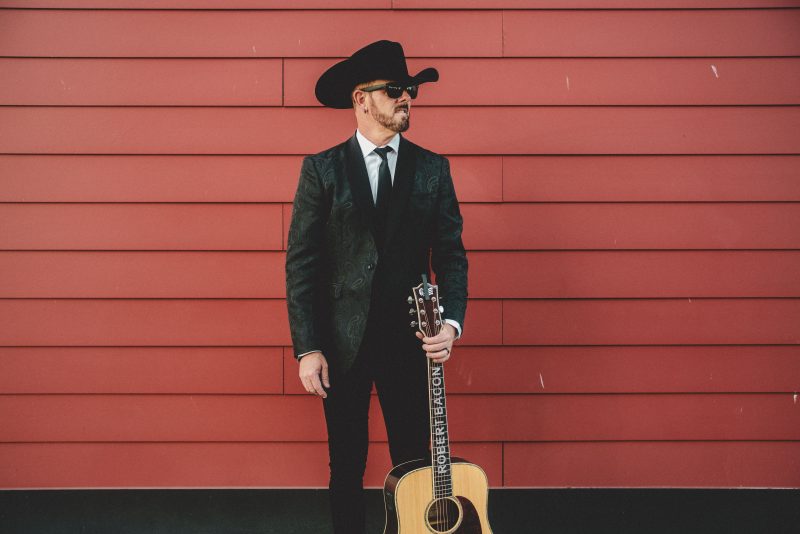 Robert Bacon : un EP de Noël qui réchauffe le cœur