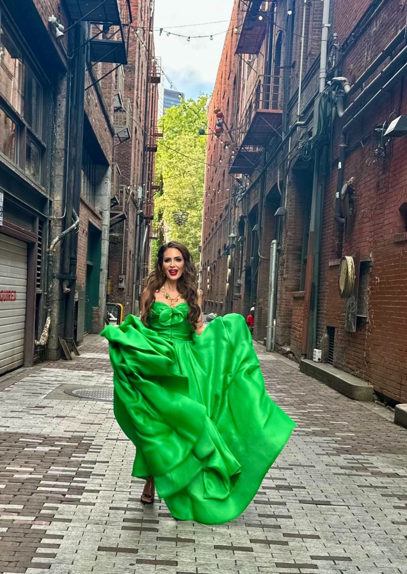 V. Contreras dévoile « Done Playing Small » : un hymne à la libération personnelle