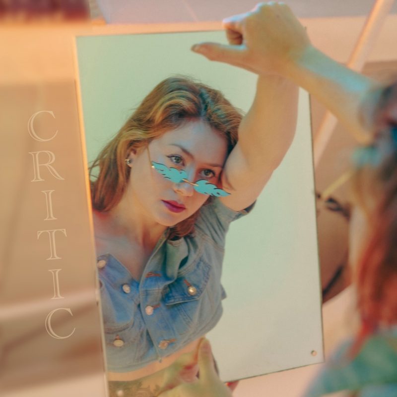 Kate Foster dévoile son nouveau single « Critic » : un hymne à la lutte contre l’autocritique