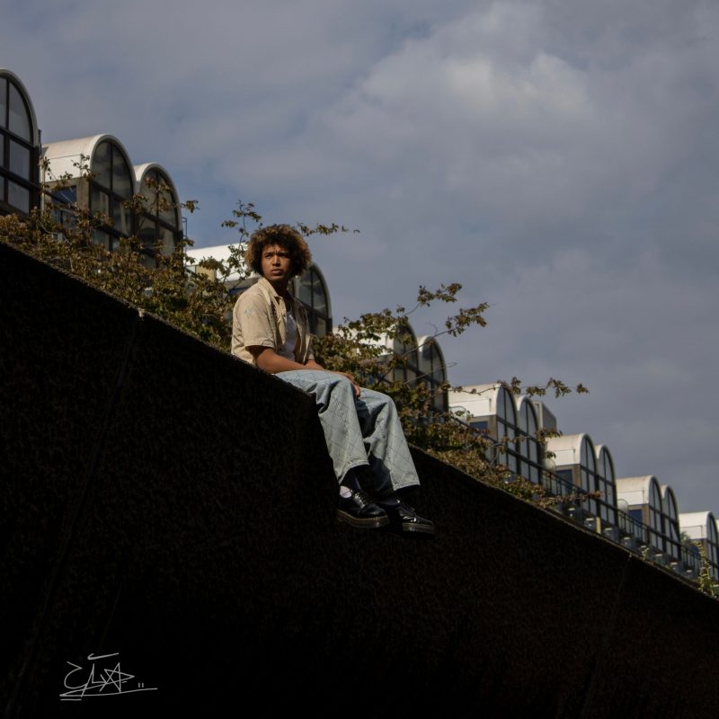 Rio Sterling : ‘POV’, un premier single vibrant entre soul, pop et rédemption