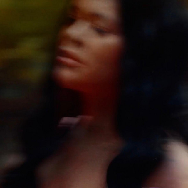 « Aphrodite » de Romy Dya, une ode sensuelle et divine au pouvoir intérieur