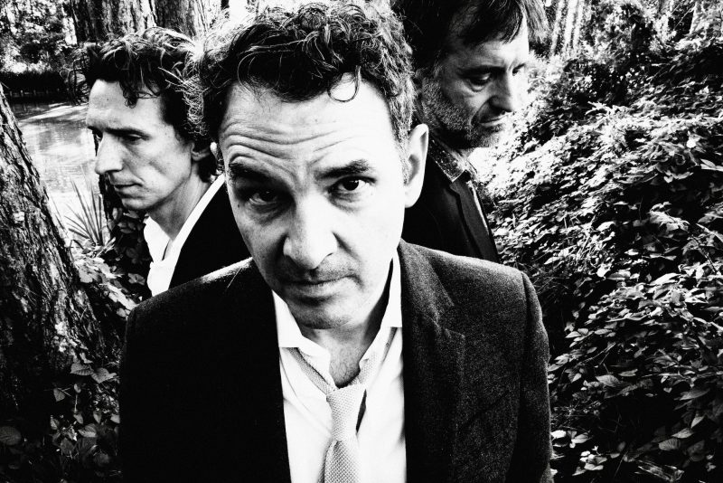 CMON CMON illumine avec « Turn Off The Lights » : un bijou power musical incontournable