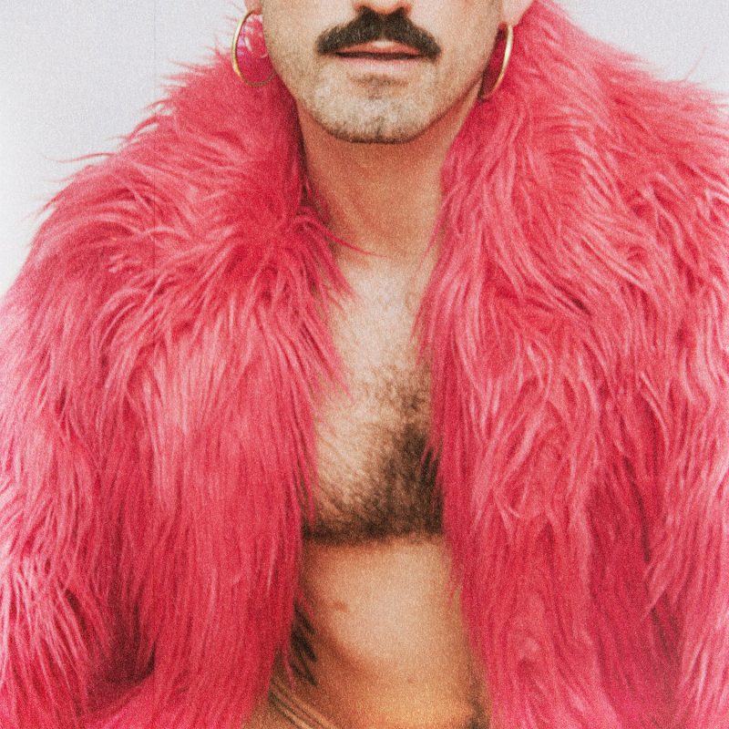 Ian Abel libère les cœurs avec « Not Our Song »