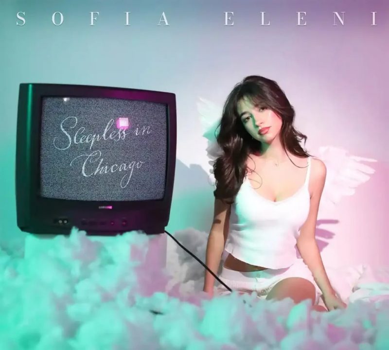 Sofia Eleni dévoile « Sleepless in Chicago » : une pause musicale d’amour envoûtante