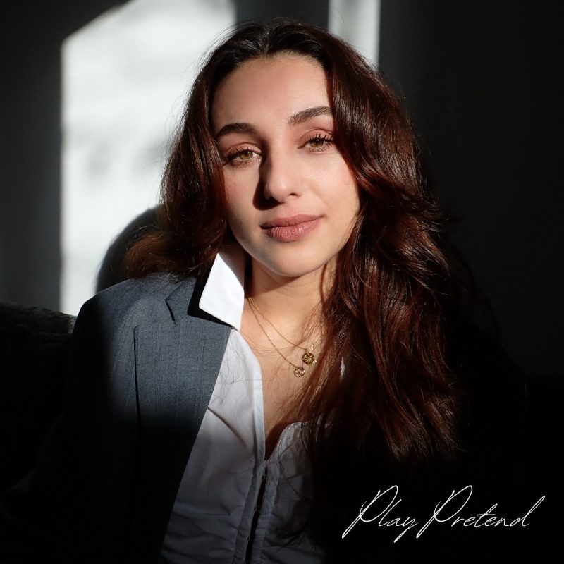 Aiyana K redonne vie à la passion avec « Play Pretend »
