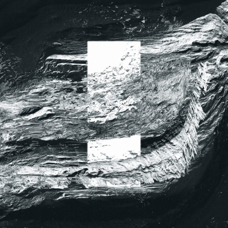 AUST – « Hypocrite » : un voyage électro entre tension et introspection