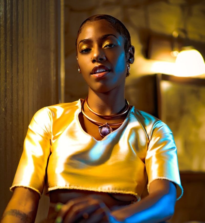 Dyna Edyne brise les barrières avec Don’t Hold Back