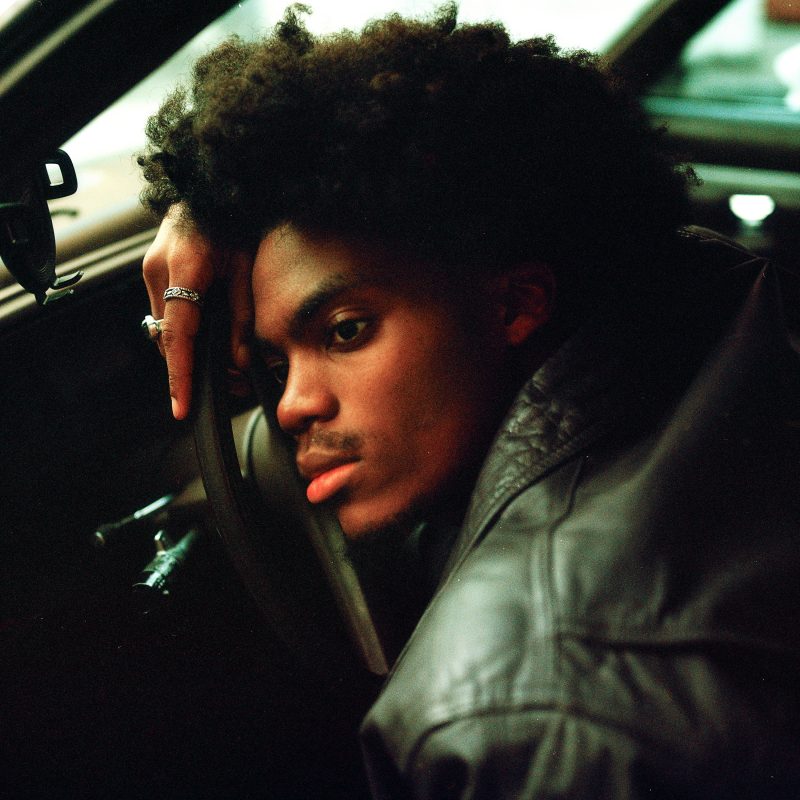 Isaiah Stone s’affirme avec ‘Leavin!’ : un hymne rock à la liberté et à la rébellion