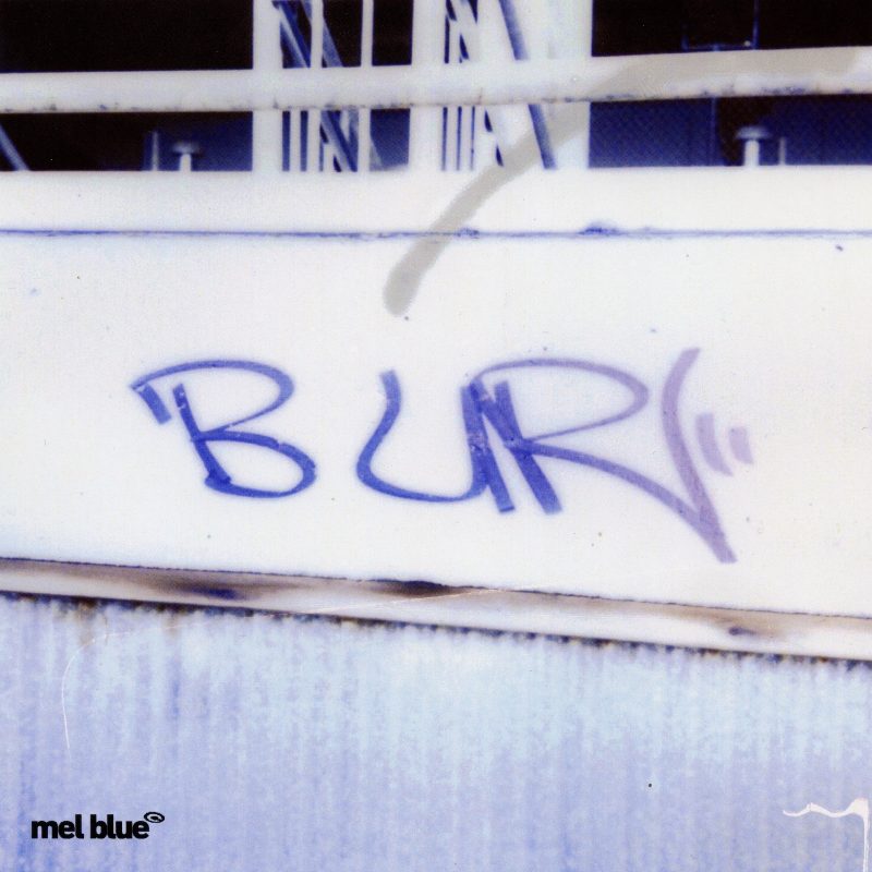 Mel Blue dévoile « B UR » : un nouveau chapitre sonore aux influences britanniques