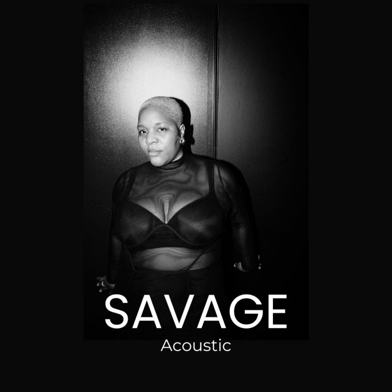 « Savage » : Nicky Lawrence dévoile une version acoustique poignante, au cœur de l’émotion brute