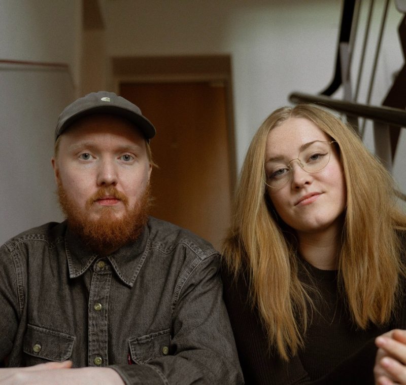 Reb Parker dévoile son EP « Getting Close » : une exploration intime de la connexion humaine