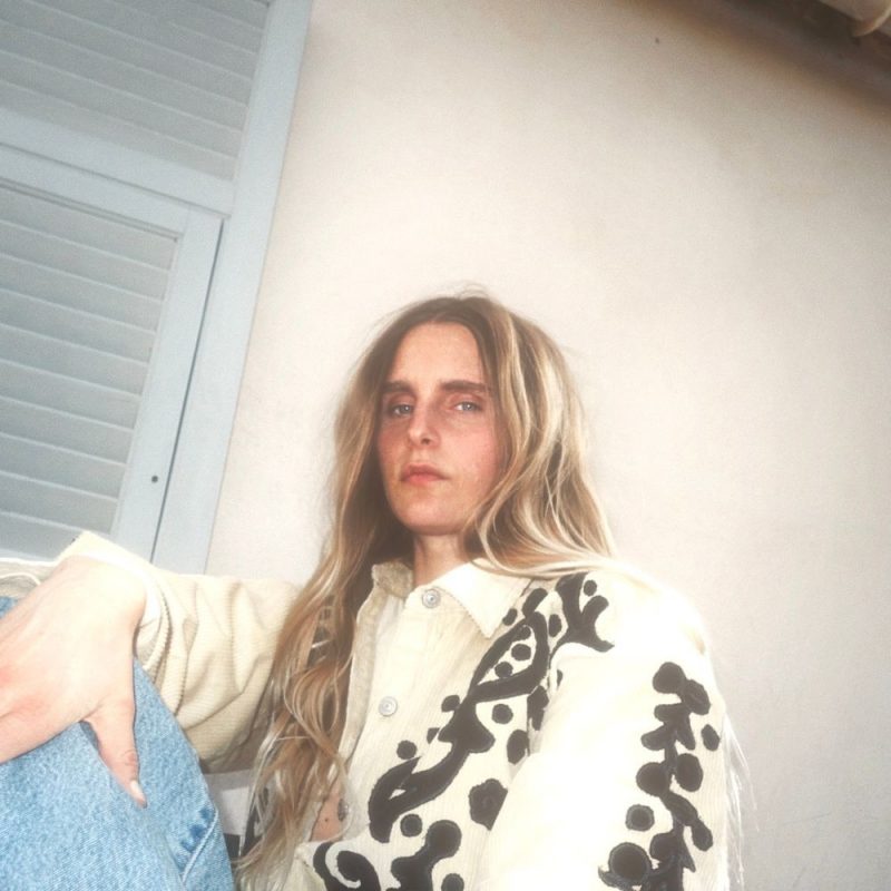 Yorina dévoile « Where You Came From » : une mélodie envoûtante entre élégance et modernité