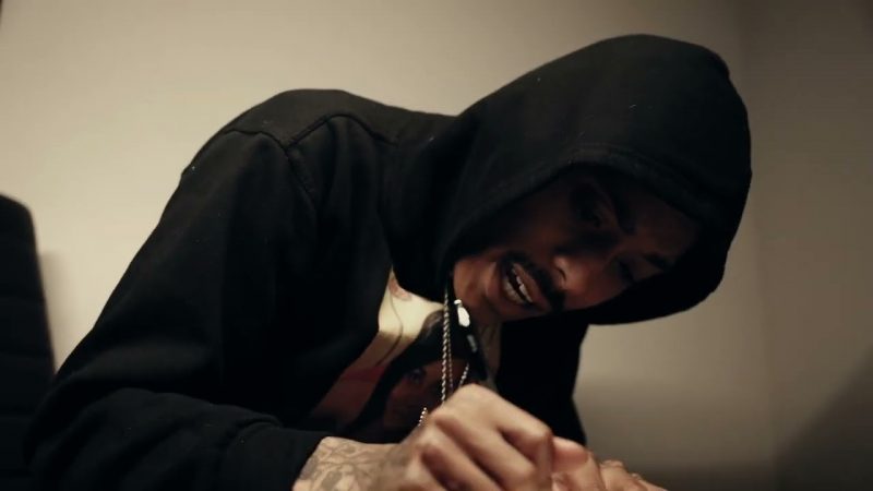 Young Hitta dévoile un hommage poignant dans « Letter 2 My Folks »