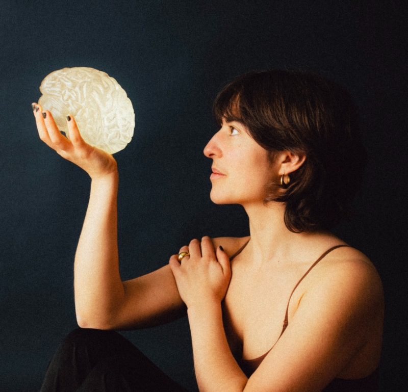 Anna Rey dévoile « Projection » : un premier single introspectif annonçant l’album State of Mind