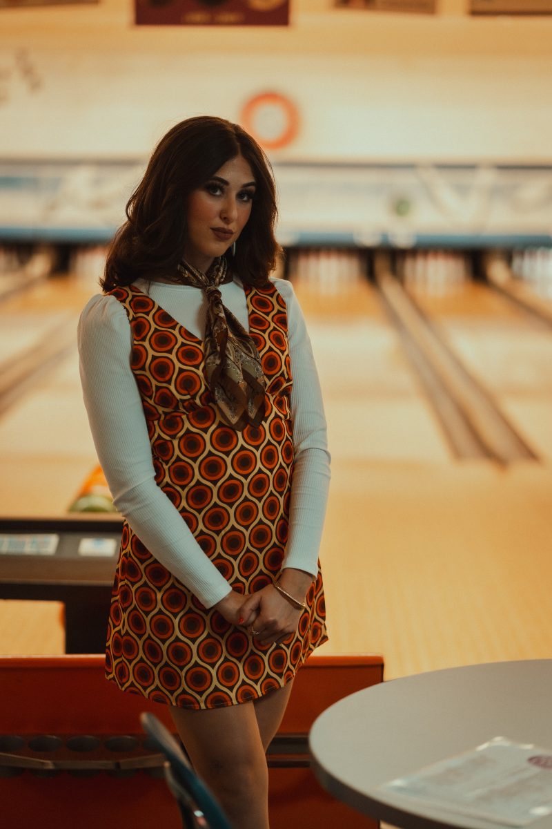 Francesca Fuentes — Une passion rétro-pop dans « I Just Wanna Be Your Lover Again »