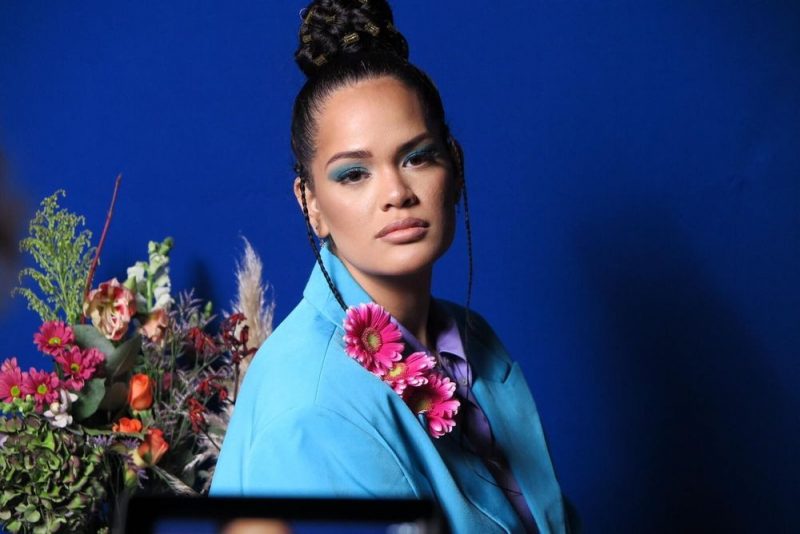 « Cargo » : Romy Dya explore la sensualité et la vulnérabilité dans un voyage émotionnel