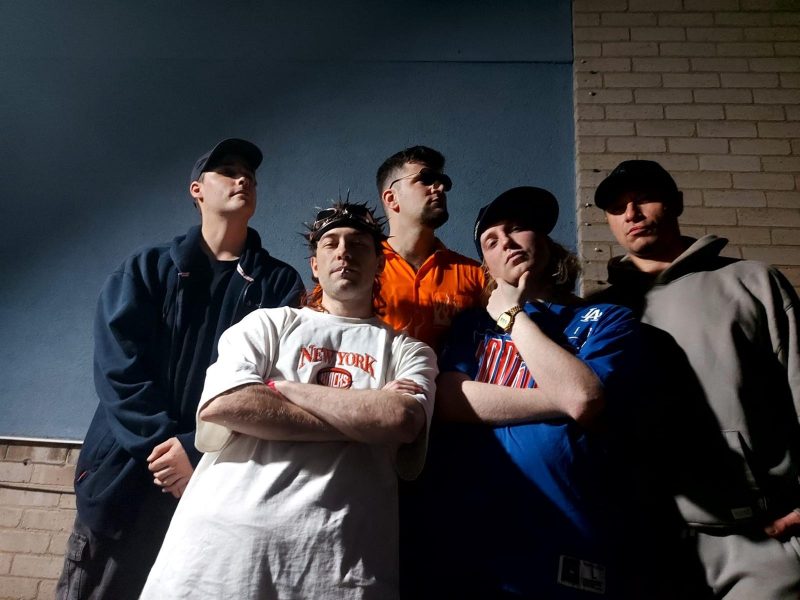 Velour Fog – “Fake” : l’énergie brute d’une fusion générationnelle