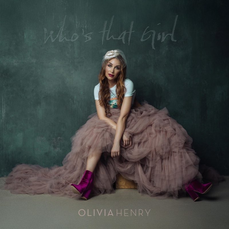 Olivia Henry – “Who’s That Girl” : quand le charme devient masque